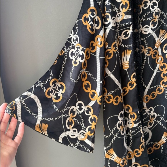 NWT Justin and Taylor Chic Black and Gold Kimono, cover up, light airy cardigan - Picture 5 of 7